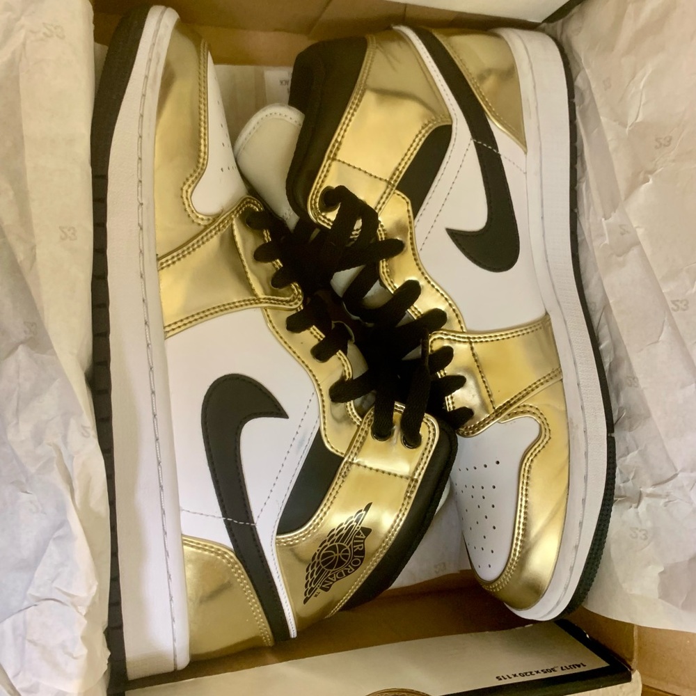 Nike Air Jordan 1 Mid SE "Metallic Gold" - Picture 11 of 16